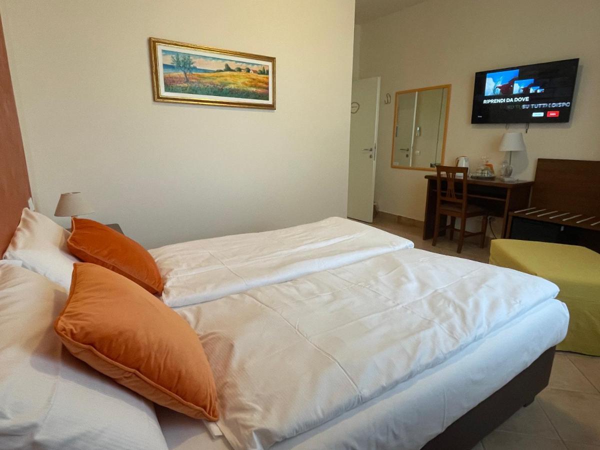 Betty'S House Bed & Breakfast Lazise Bagian luar foto